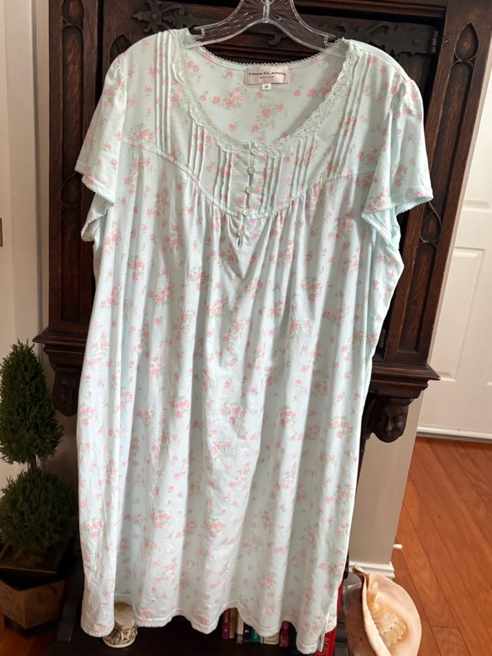 Miss Elaine : 1X, blue Pastel Floral Nightgown with Lace Trim